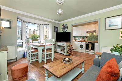 4/2 Grantully Place, Edinburgh, EH9 1SQ - image 3
