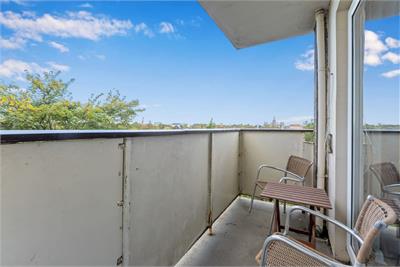 6 (flat 12), Orchard Brae Avenue, Orchard Brae, Edinburgh, EH4 2HP - image 4