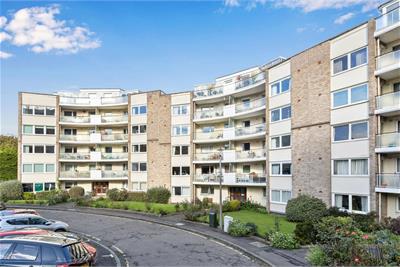 6 (flat 12), Orchard Brae Avenue, Orchard Brae, Edinburgh, EH4 2HP - image 1