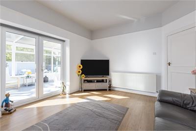 25 Nantwich Drive, Craigentinny, EH7 6RA - image 3