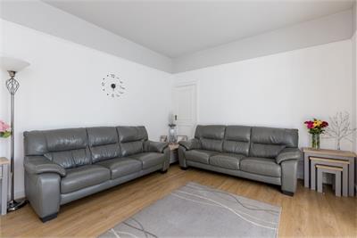 25 Nantwich Drive, Craigentinny, EH7 6RA - image 4