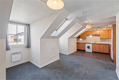 10/17 Giles Street, Leith, Edinburgh EH6 6DA - image 2