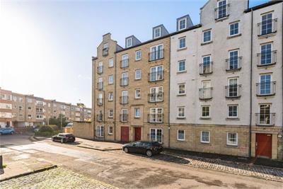 10/17 Giles Street, Leith, Edinburgh EH6 6DA - image 3