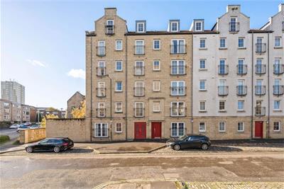 10/17 Giles Street, Leith, Edinburgh EH6 6DA - image 1