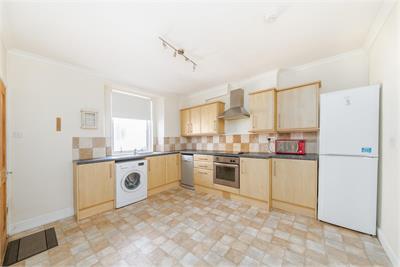 8 Albert Place, Kelso, TD5 7JL - image 3