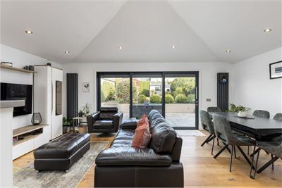 56 Barony Terrace, Edinburgh, EH12 8RF - image 2