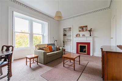 4/7 Gladstone Terrace, Edinburgh, EH9 1LX - image 2