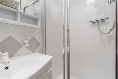 4/7 Gladstone Terrace, Edinburgh, EH9 1LX - image 13