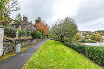 2 Albert Place, Galashiels, TD1 3DN - image 10