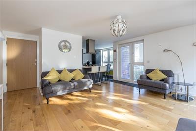 Flat 1, 5 East Pilton Farm Avenue, Edinburgh, EH5 2QE - image 3