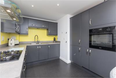 Flat 1, 5 East Pilton Farm Avenue, Edinburgh, EH5 2QE - image 4