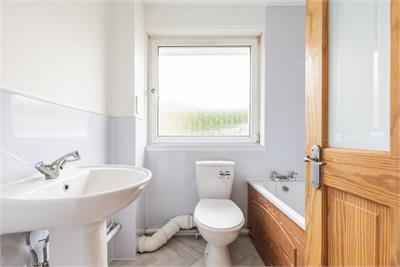 74 Drum Brae South, Edinburgh, EH12 8TH - image 8