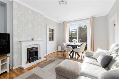 12 Colinton Mains Place, Colinton Mains, Edinburgh, EH13 9AX - image 2