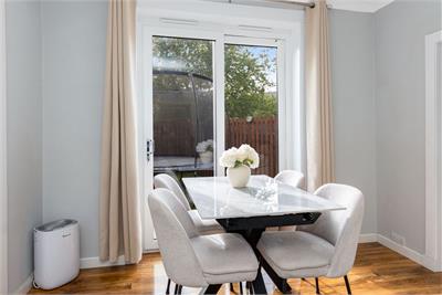 12 Colinton Mains Place, Colinton Mains, Edinburgh, EH13 9AX - image 3