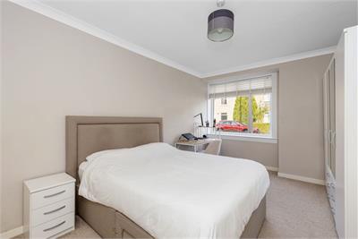 12 Colinton Mains Place, Colinton Mains, Edinburgh, EH13 9AX - image 8