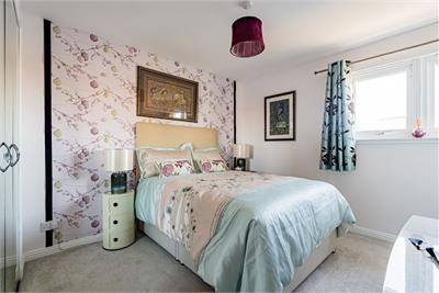 5/9 Rennie's Isle, Edinburgh, EH6 6QA - image 20