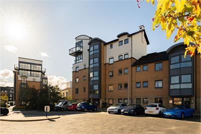 5/9 Rennie's Isle, Edinburgh, EH6 6QA - image 26