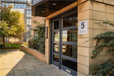 5/9 Rennie's Isle, Edinburgh, EH6 6QA - image 27