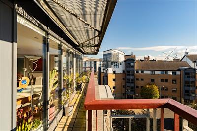 5/9 Rennie's Isle, Edinburgh, EH6 6QA - image 9