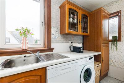 38 Longstone Crescent, Edinburgh, EH14 2AT - image 5