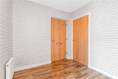 11/3 Colonsay Close, Edinburgh, EH5 1BT - image 13