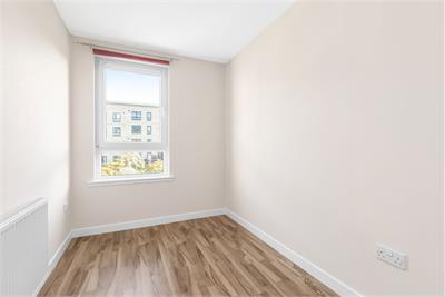 11/3 Colonsay Close, Edinburgh, EH5 1BT - image 10