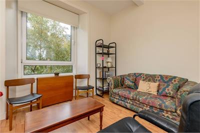 11/9 Caledonian Crescent, Edinburgh, EH11 2AN - image 2