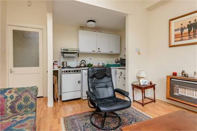 11/9 Caledonian Crescent, Edinburgh, EH11 2AN - image 4