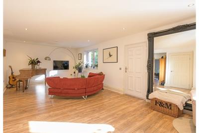 2 Overton Farm Road, Kirkliston EH29 9GS - image 2