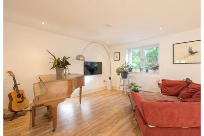2 Overton Farm Road, Kirkliston EH29 9GS - image 5