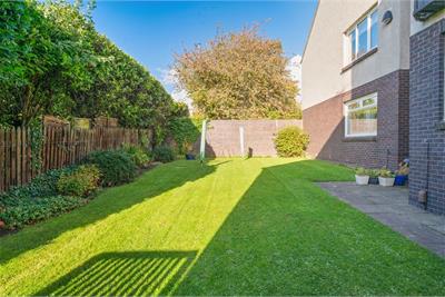 17 Hillpark Wood, Edinburgh EH4 7TA - image 20