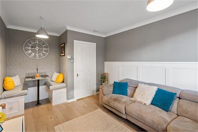 17 Hillpark Wood, Edinburgh EH4 7TA - image 3