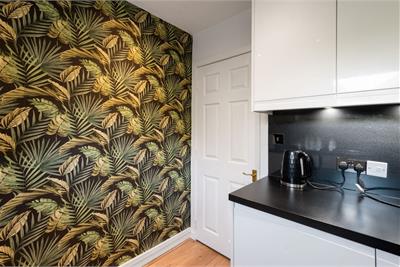 17 Hillpark Wood, Edinburgh EH4 7TA - image 8