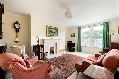 21/4 Mortonhall Road, Grange, Edinburgh, EH9 2HS - image 2