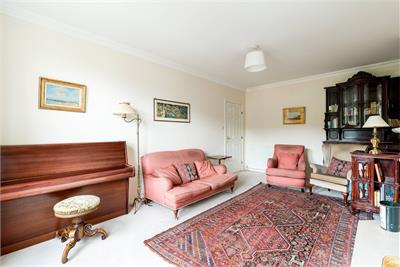 21/4 Mortonhall Road, Grange, Edinburgh, EH9 2HS - image 4