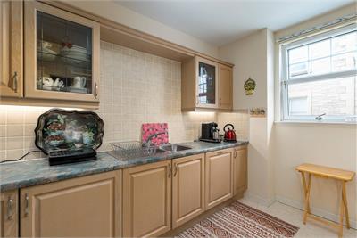 21/4 Mortonhall Road, Grange, Edinburgh, EH9 2HS - image 10