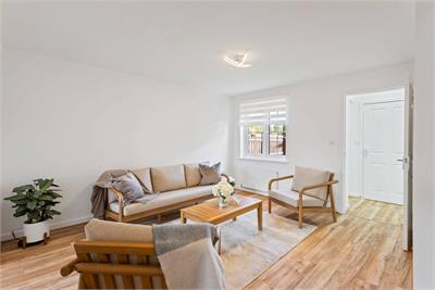 13 Woodhill Road, Blackridge, Bathgate, EH48 3RN - image 2