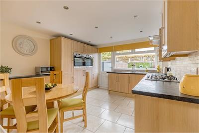 32 Bughtlin Park, Edinburgh, EH12 8UR - image 5