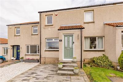 32 Bughtlin Park, Edinburgh, EH12 8UR - image 1