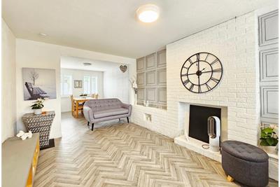 2 Laverock Drive, Penicuik, EH26 0JL - image 3