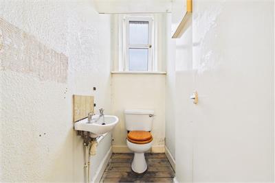 22 (1F2) Trafalgar Lane, Leith, Edinburgh, EH6 4DJ - image 9