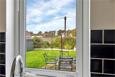 85 Kirkland Park Avenue, Strathaven, ML10 6DY - image 6