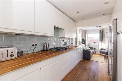 24 Wester Broom Avenue, Edinburgh, EH12 7RB - image 4