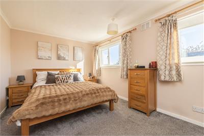 24 Wester Broom Avenue, Edinburgh, EH12 7RB - image 5
