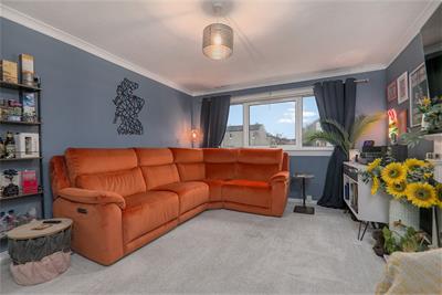 52 Mathieson Place, Dunfermline, KY11 4XL - image 3