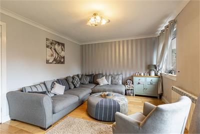51 Queens Croft, Kelso, TD5 7NL - image 3