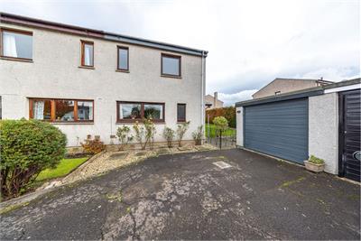 51 Queens Croft, Kelso, TD5 7NL - image 1