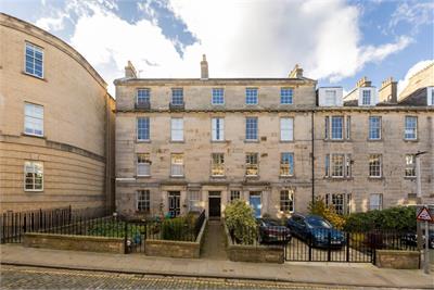 4 (3F1) East Broughton Place, Edinburgh, EH1 3RP - image 1