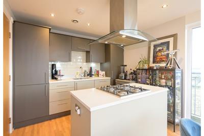 57/17 Hesperus Broadway, Edinburgh EH5 1FT - image 8
