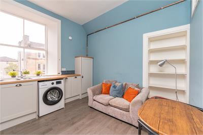 148/9 Albert Street, Edinburgh, EH7 5LT - image 2